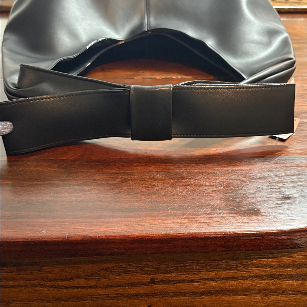 VICTORIA’S SECRET Slouchy Tote Bag w/Bow Detail - Picture 7 of 12